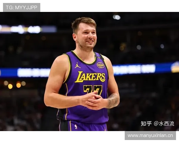 雷迪克关注里夫斯与东契奇比赛负荷明日全力出击迎战太阳